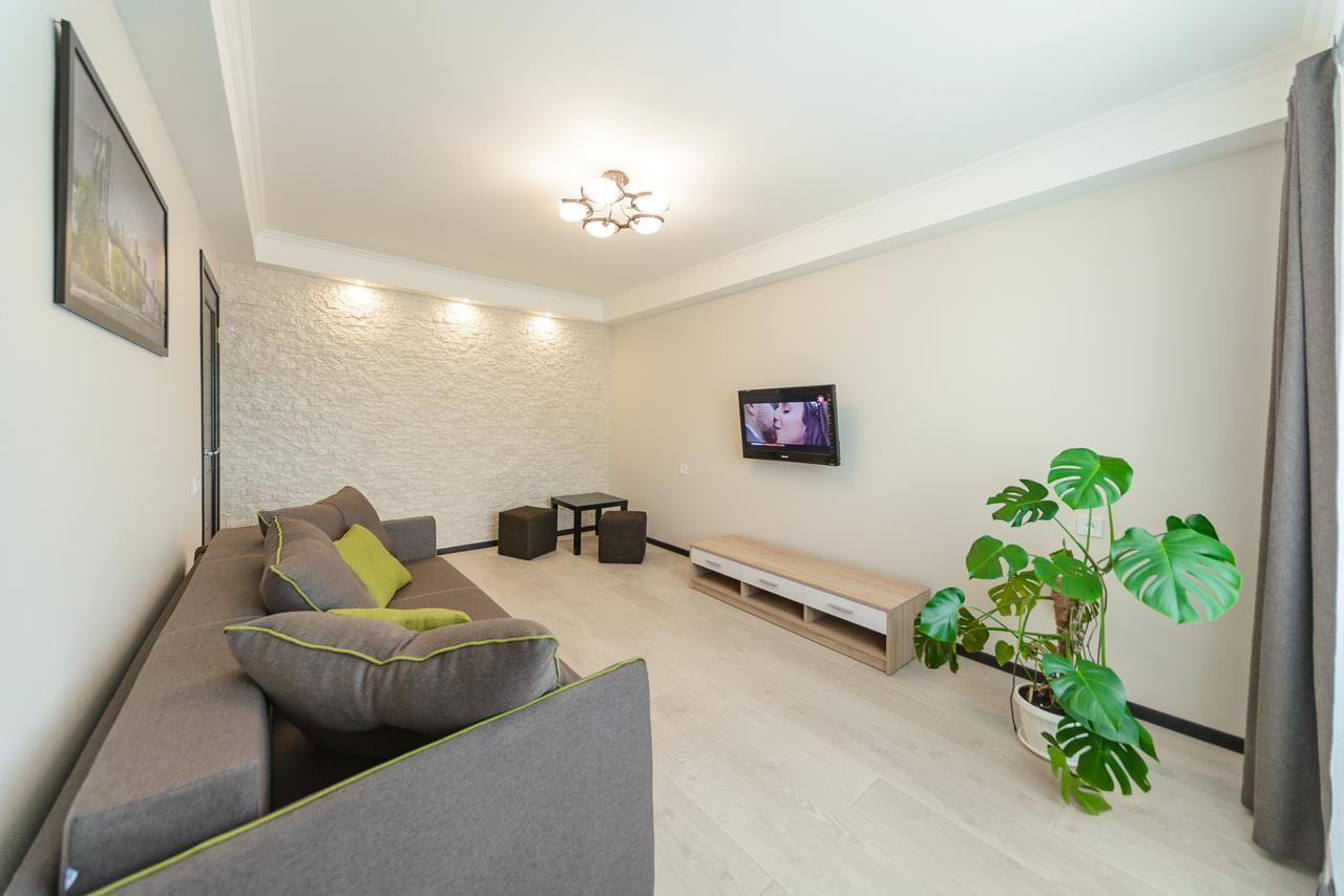 Artal Apartment On Iordanskaya 22 Киев Екстериор снимка