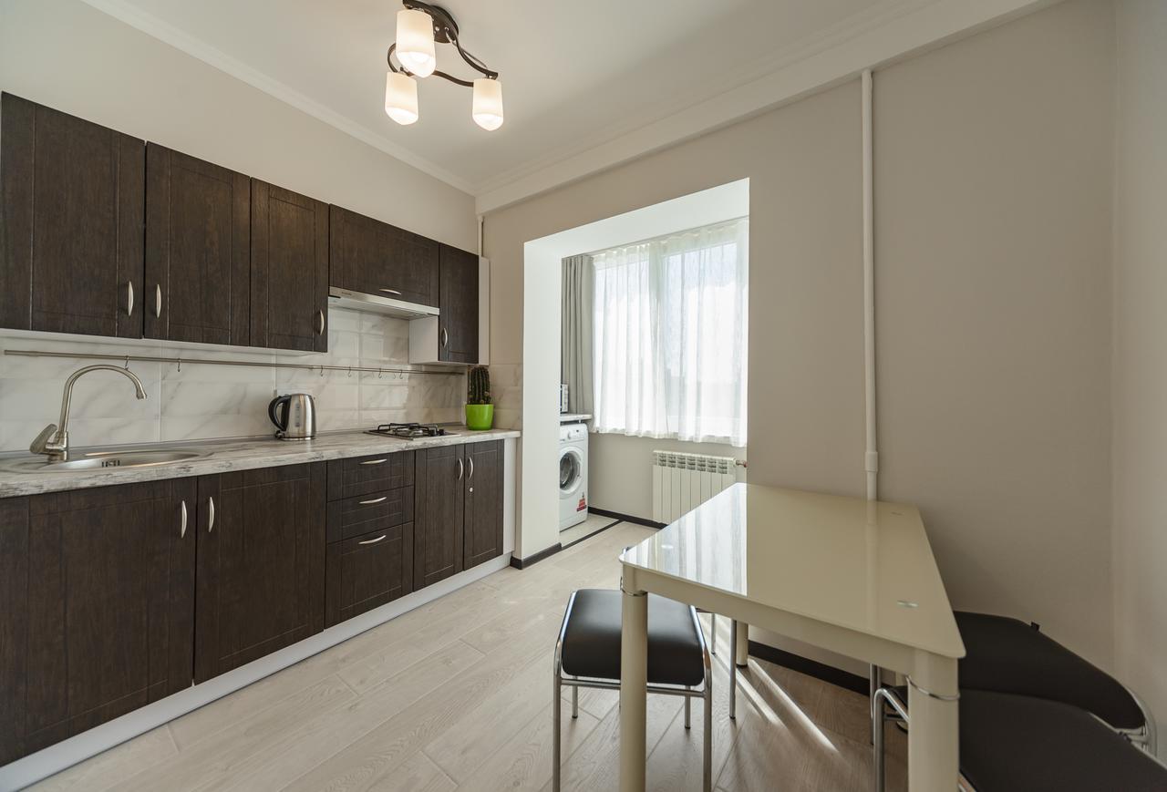 Artal Apartment On Iordanskaya 22 Киев Екстериор снимка