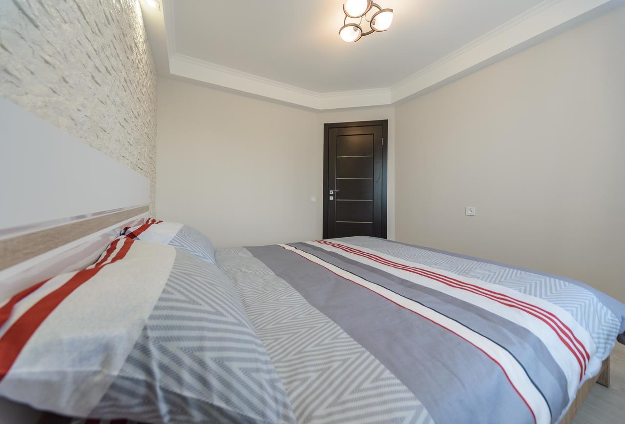 Artal Apartment On Iordanskaya 22 Киев Екстериор снимка