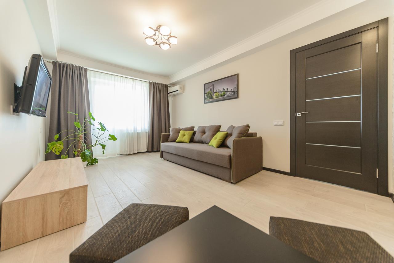 Artal Apartment On Iordanskaya 22 Киев Екстериор снимка